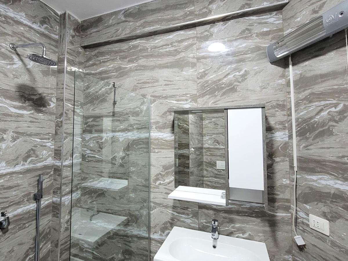 One-Bedroom Gem By The Square Tirana Exterior photo